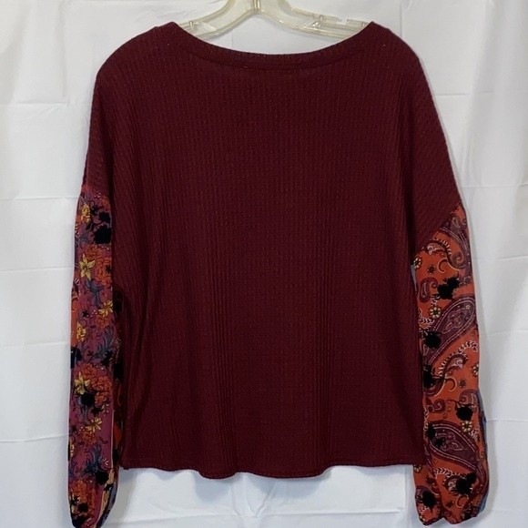 Gypsies & Moondust Top Thermal Waffle Knit Burgundy floral sheer Sleeve size M - Picture 7 of 12